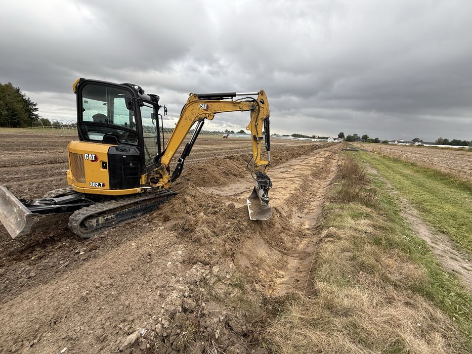 Usługi koparko-ładowarką, minikoparka 2.8 t. wiertnica, młot, wywrotka