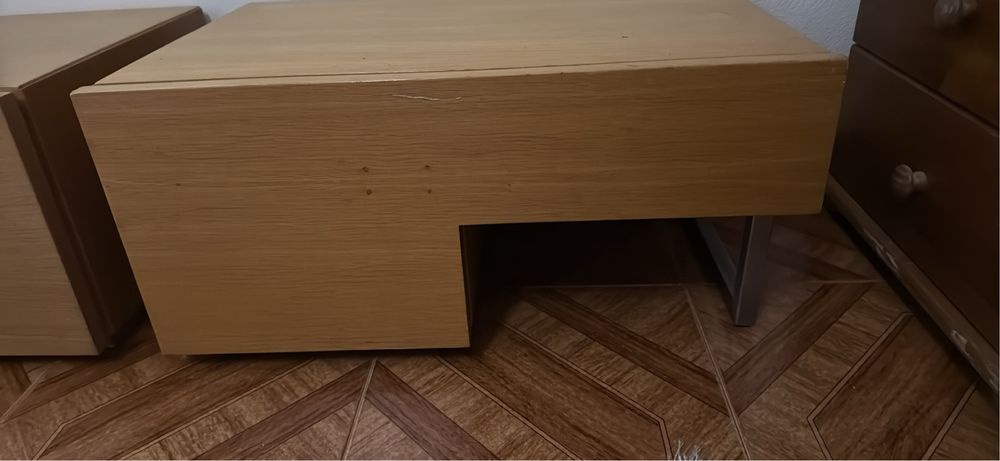 Duas mesinhas cabeceira madeira disign excludivo