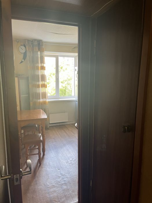 Продам 4-х кімнатну квартив , 80м2 в цегляному будинку по пр-т Миру