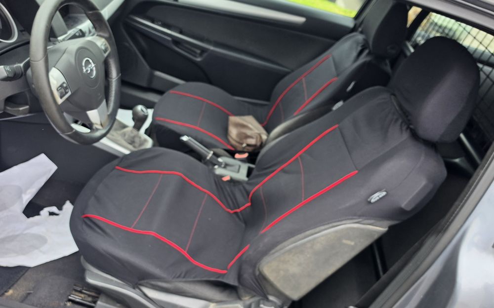 Opel Astra comercial