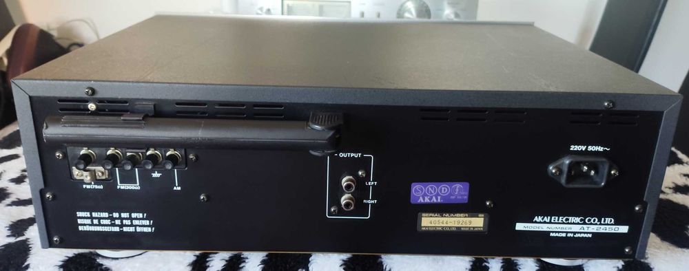 Tuner Akai AT-2450