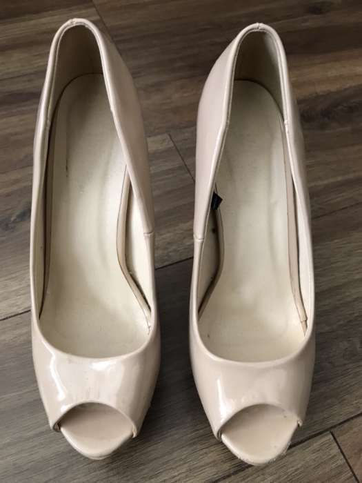 Vendo Sapato salto alto