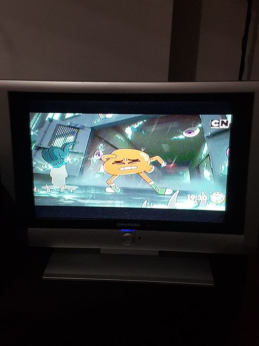 Televisão grundig 1v ou 220v
