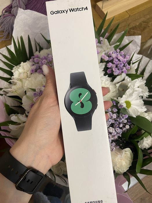 Розумний годинник Samsung Galaxy Watch 4 в бездоганному стані