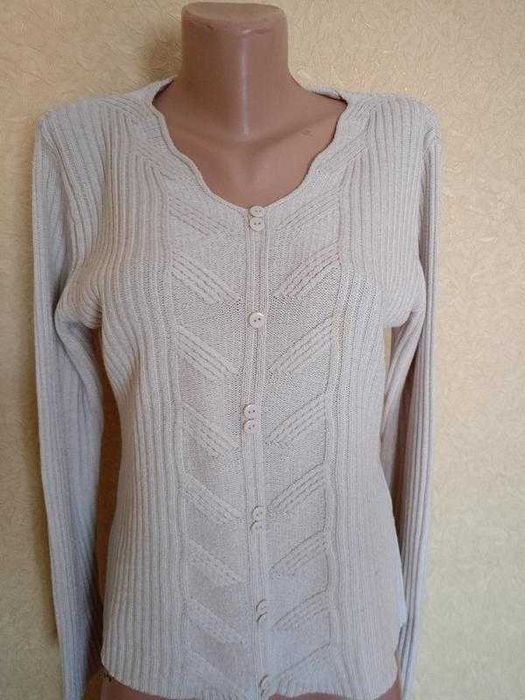 Светр бежевий, тепла кофта з гудзиками