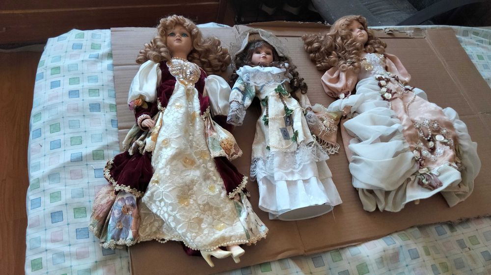 Bonecas de porcelana