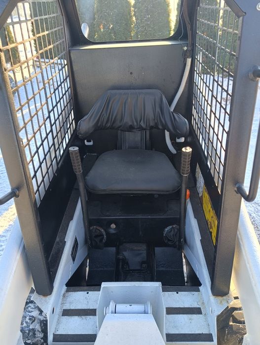 Bobcat 443 mała zwinna Kubota 105 cm mini ładowarka burtowa