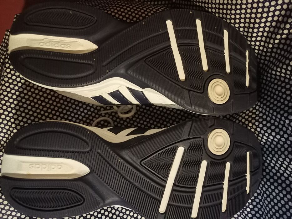 Чоловічі кросівки Adidas Strutter кожані