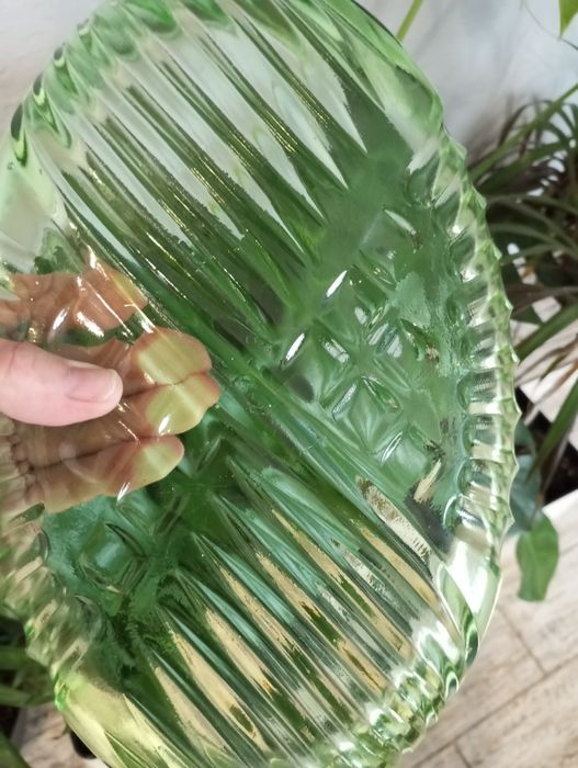 Салатниці з кольорового скла. Часів радянського союзу.