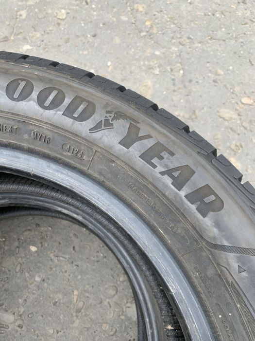 Шини 215/60 R 17 Goodyear 7,5-8мм зима