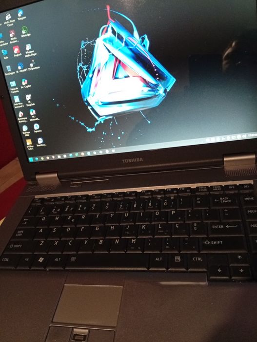 Portátil Toshiba Satélite Pro S300