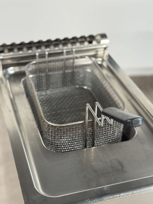 Fritadeira de cozinha industrial zanussi