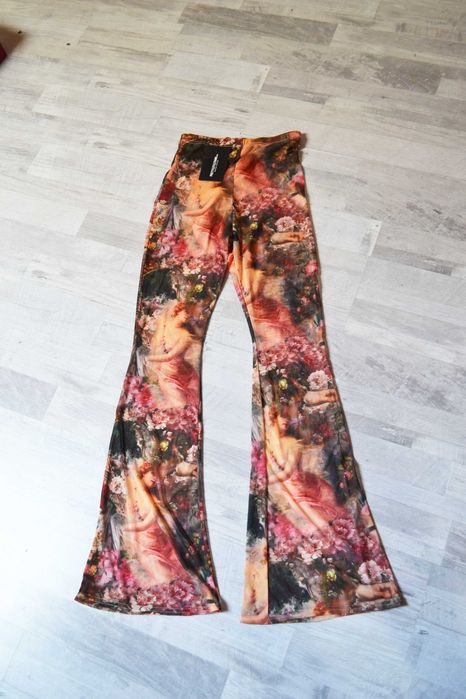 Spodnie dzwony malarski print Obraz malarstwo PrettyLittleThing S
