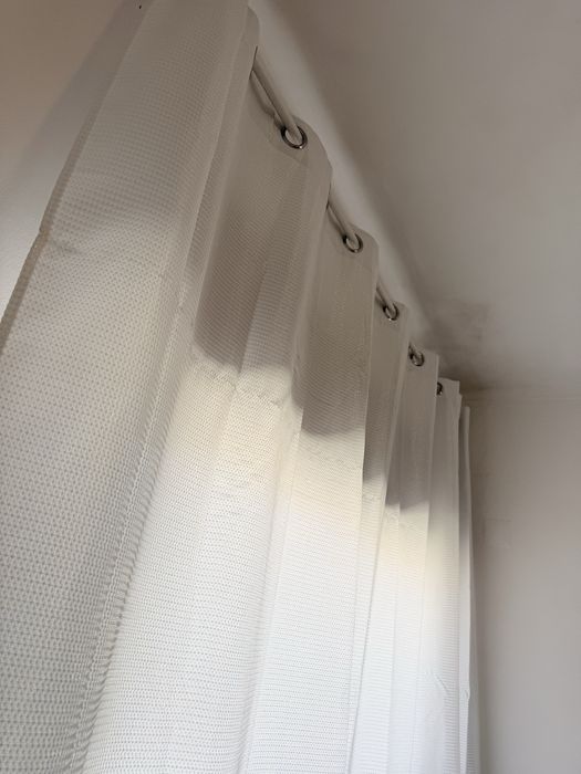 Cortinado branco brilinate  com varao