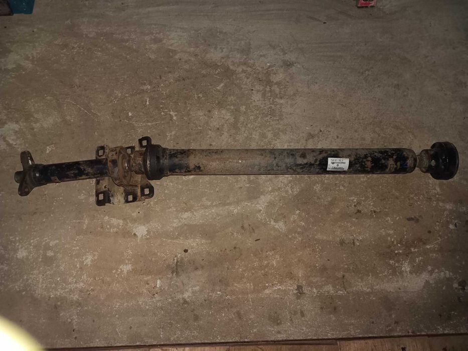 Карданний вал довгий Фольксваген туарег 2003р.в. 2.5 мех.кпп