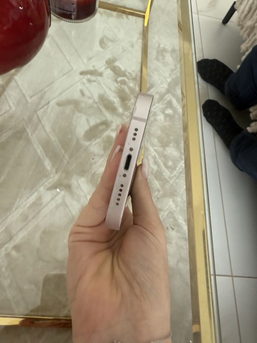 Sprzedam iphone 13 rozowy