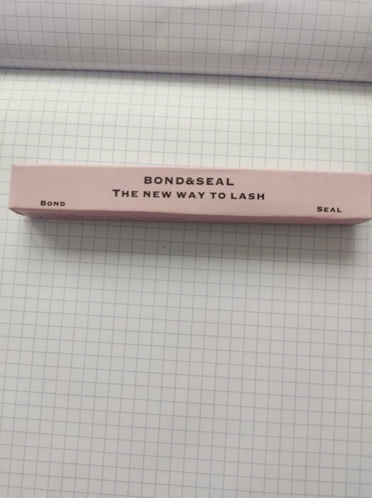 Blond seal Bond seal