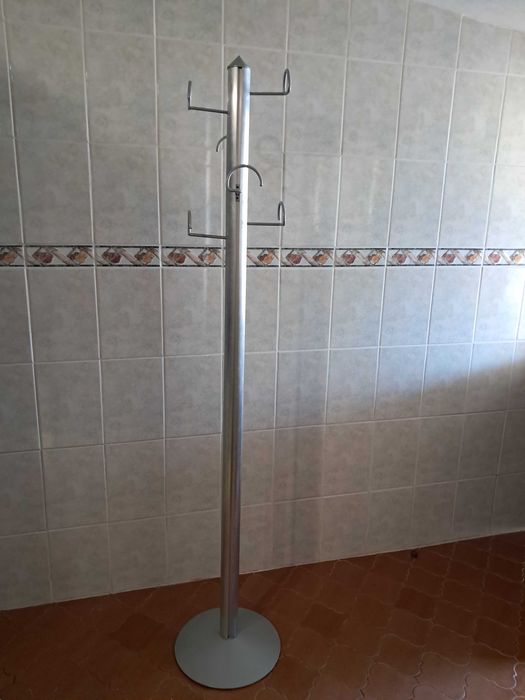 Bengaleiro de pé em aço inox
