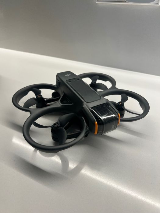 DJI Avata – Kit Completo com Goggles, Comando e Acessórios