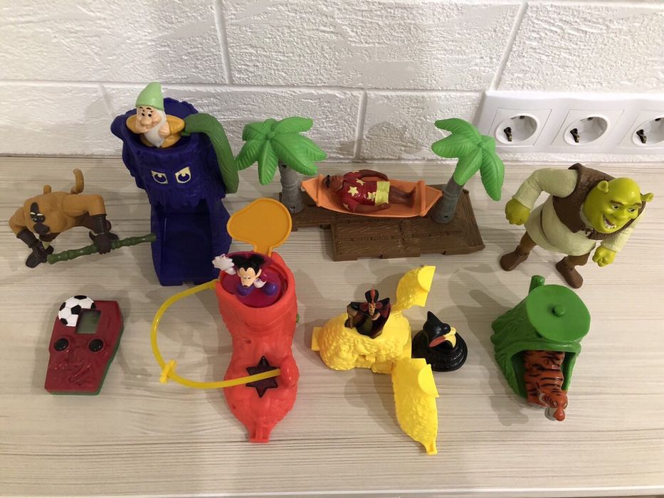 Детские игрушки из Макдональд