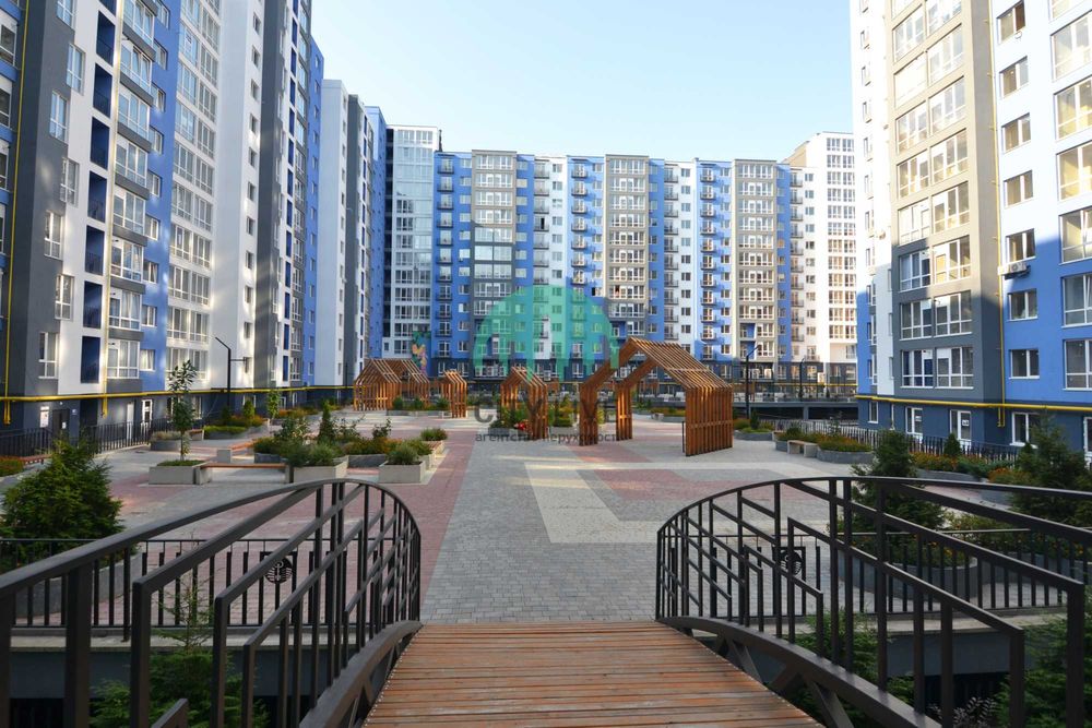 Дворівнева 2 кімнатна квартира з ТЕРАСОЮ в центрі міста(60)