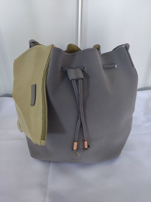 Mala Daffodil Drawstring e Echarpe (L)