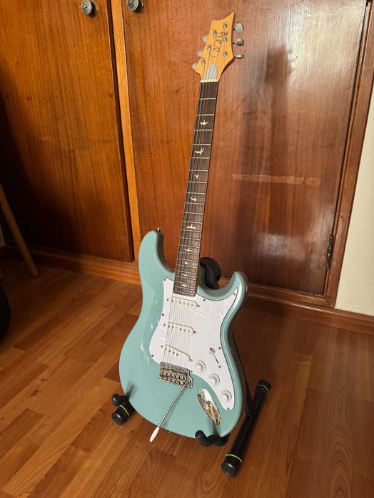 PRS SE Silver Sky