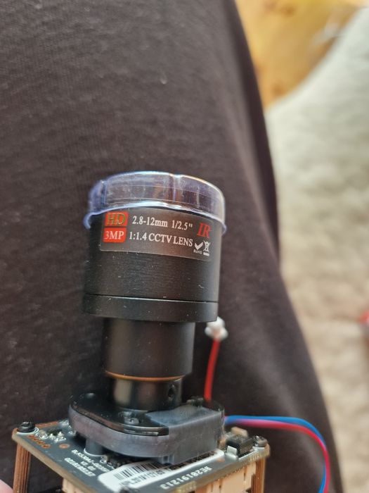 Kamera HD z obiektywem