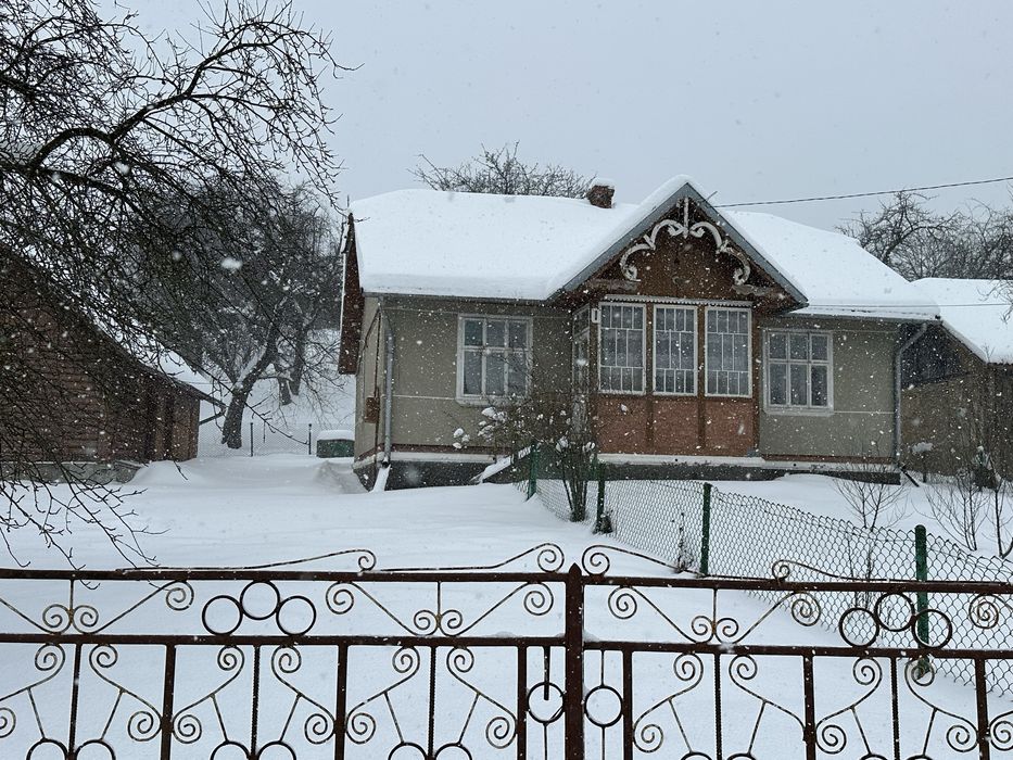 Продається будинок  поблизу Трускавця