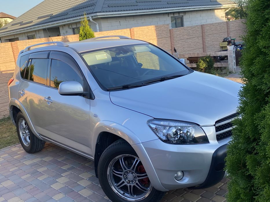 Продам Toyota Rav4