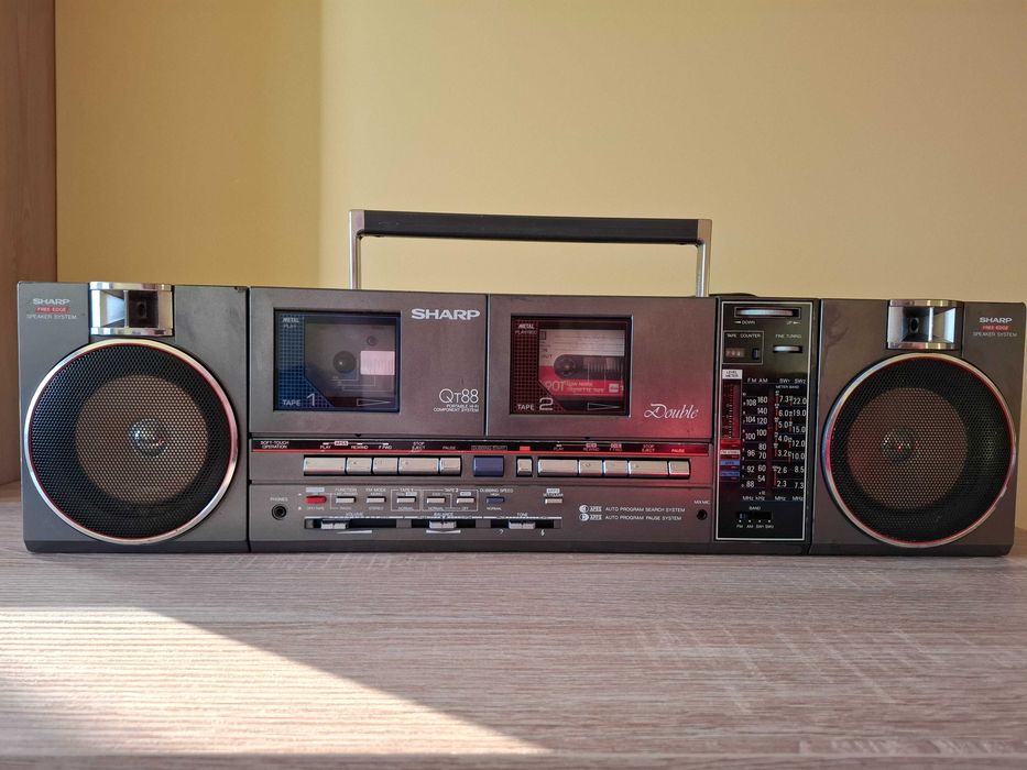 Магнітола Sharp QT 88