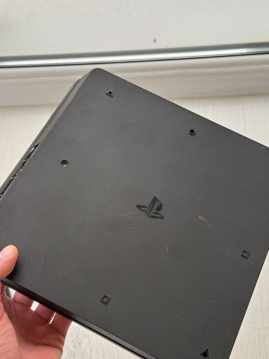 Playstation 4 slim 500gb практично в ідеальному стані
