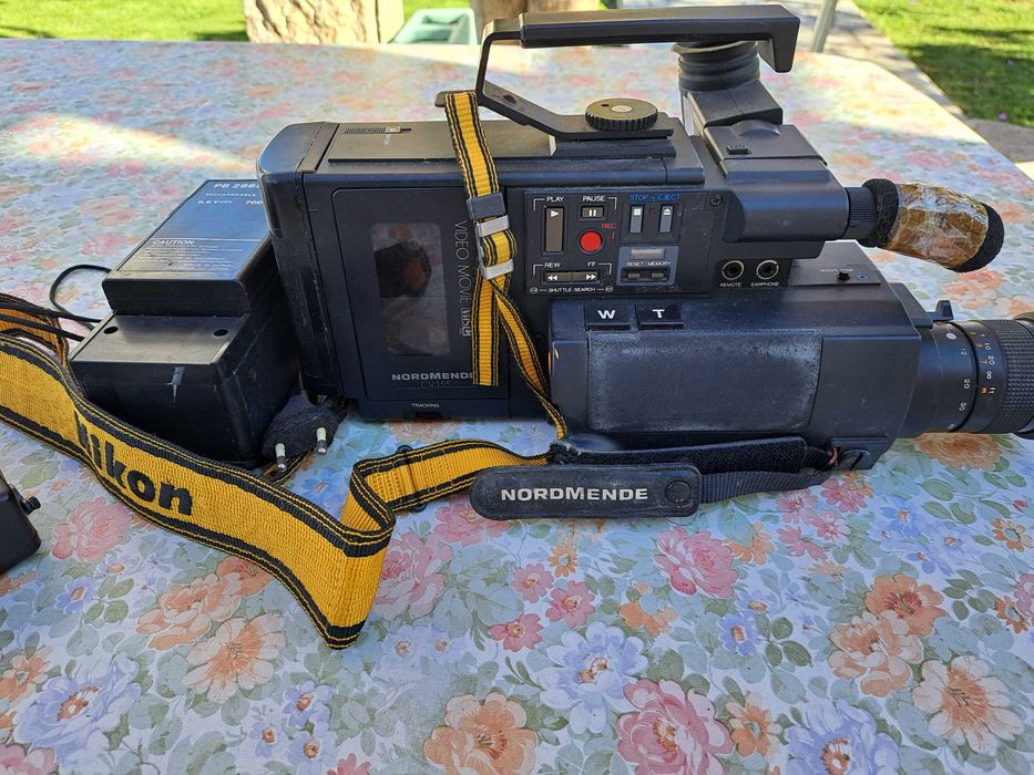 Maquina fotográfica  e de filmar antiga marca NordMende