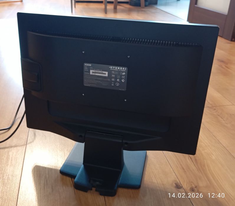 Monitor Hyundai X90W