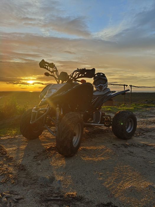 Moto 4 250cc como nova