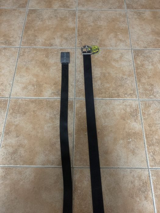 Cintos novos com etiqueta