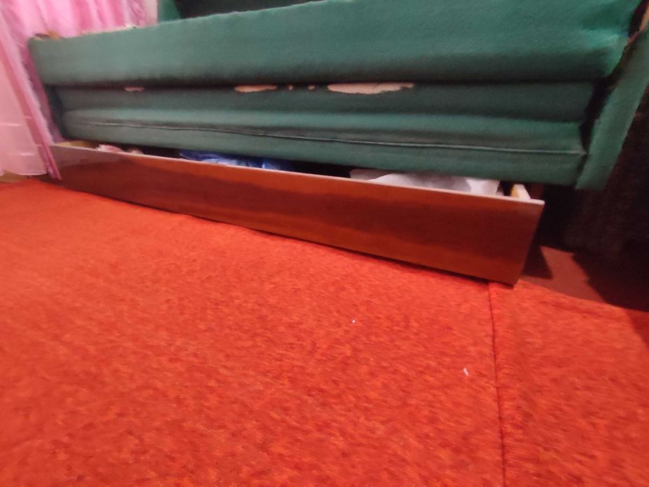 Продам б/у диван