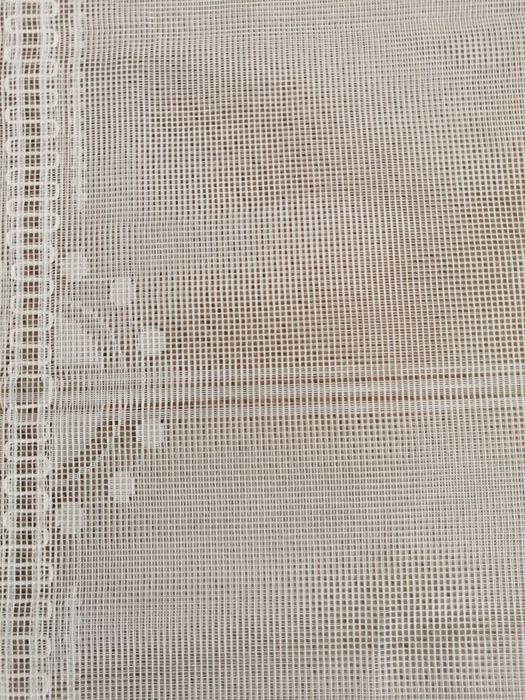 Kawałki firan do wykorzystania