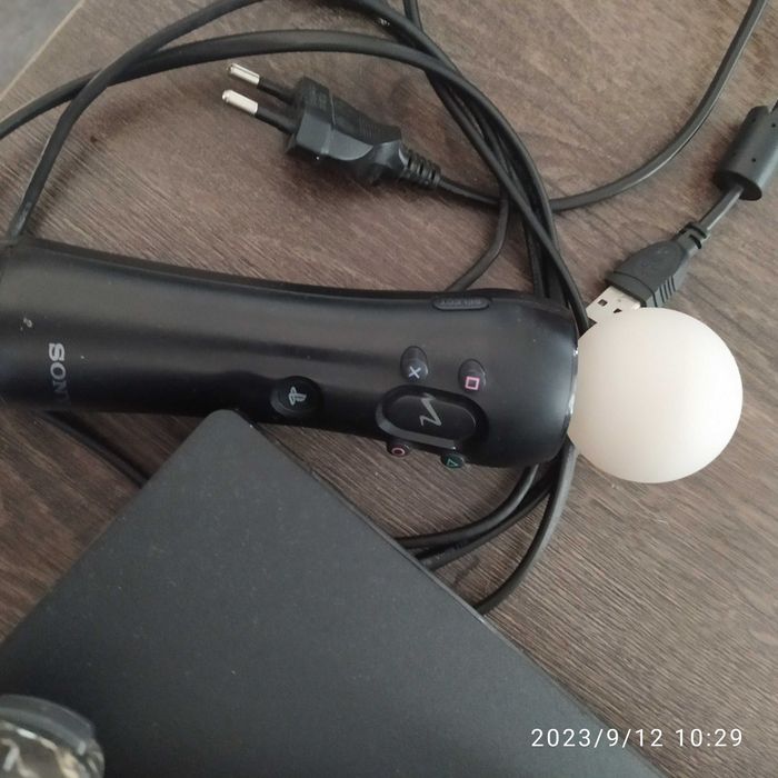 Ps3, dwa pady, kontroler move, kamera. 14 gier