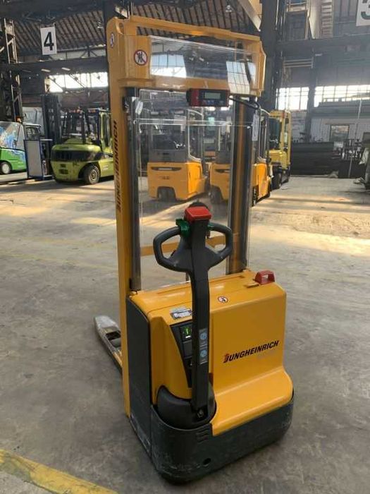 Wynajem wózka widłowego  1,5 t-8 t, Relokacja maszyn, Transport maszyn