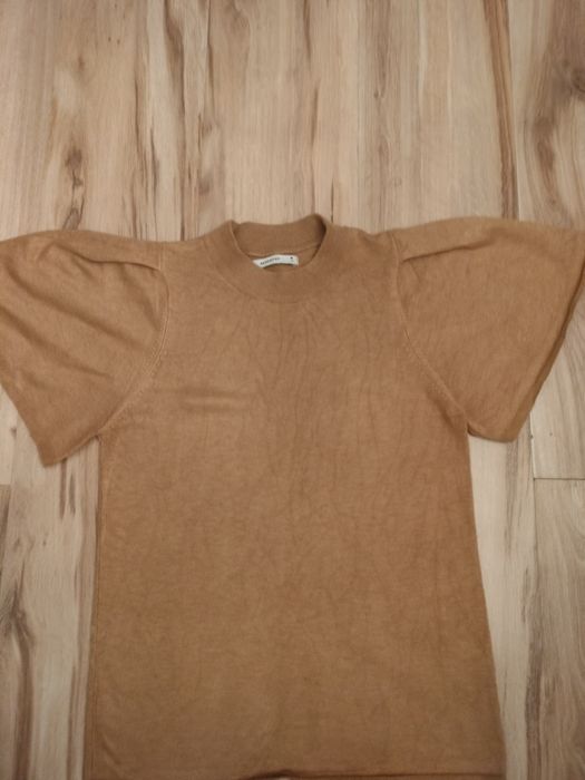 Piękna Reserved nietypowe rękawki