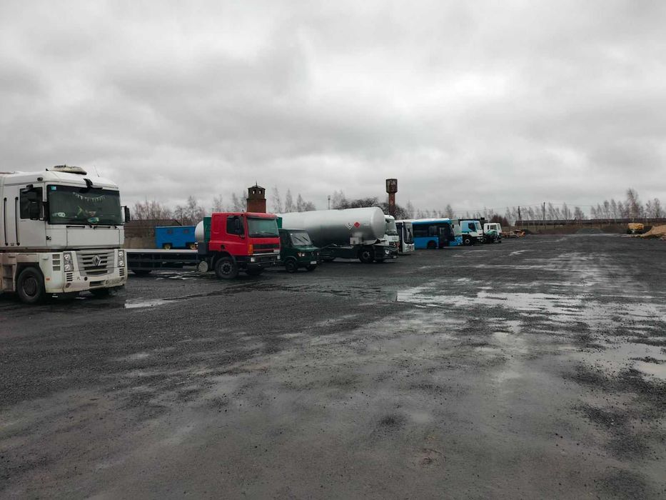 TIR - паркінг. Стоянка для вантажних автомобілів та спецтехніки.