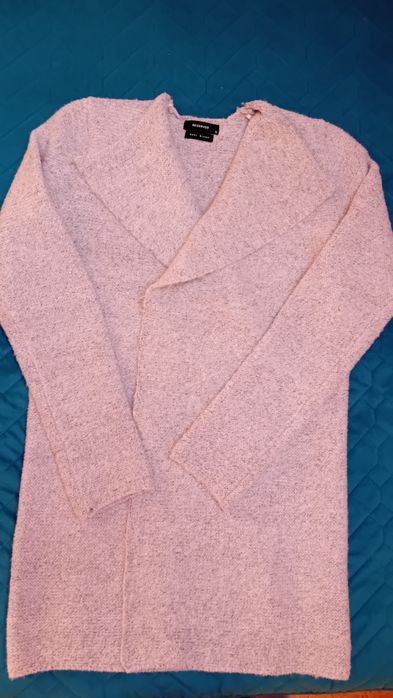 Sweter -kardigan damski firmy Reserved
