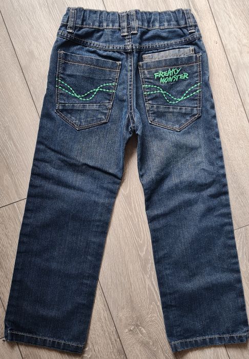 Granatowe jeansy