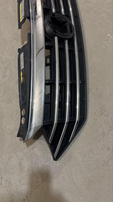 Решітка радіатора гриль vw jetta mk7 оригінал