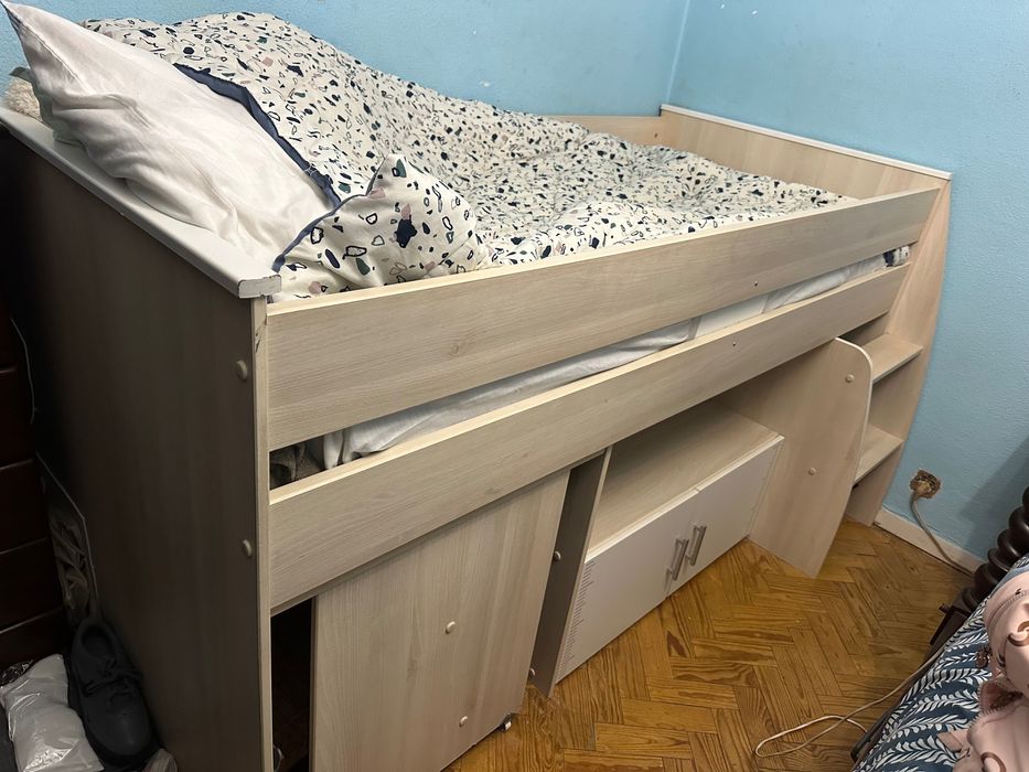 Cama de solteiro alta