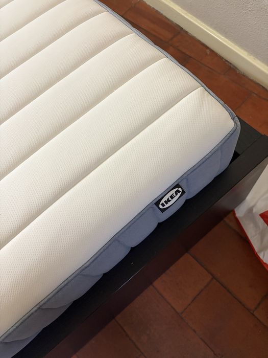 Cama e colchao Ikea