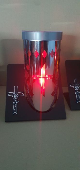 Лампадка на сонячній панелі батареї