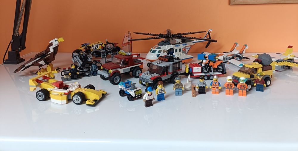 11 Zestawów LEGO