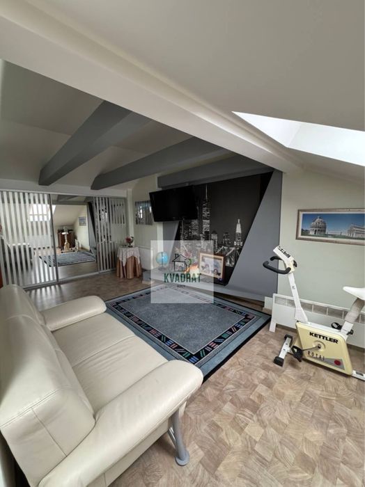 Продам стильний котедж в престижному районі міста